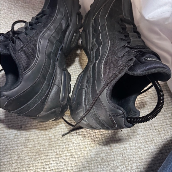 Size 7/womens 8.5 - Nike Air Max 95 Essential Triple Black 2020 - Picture 6 of 7